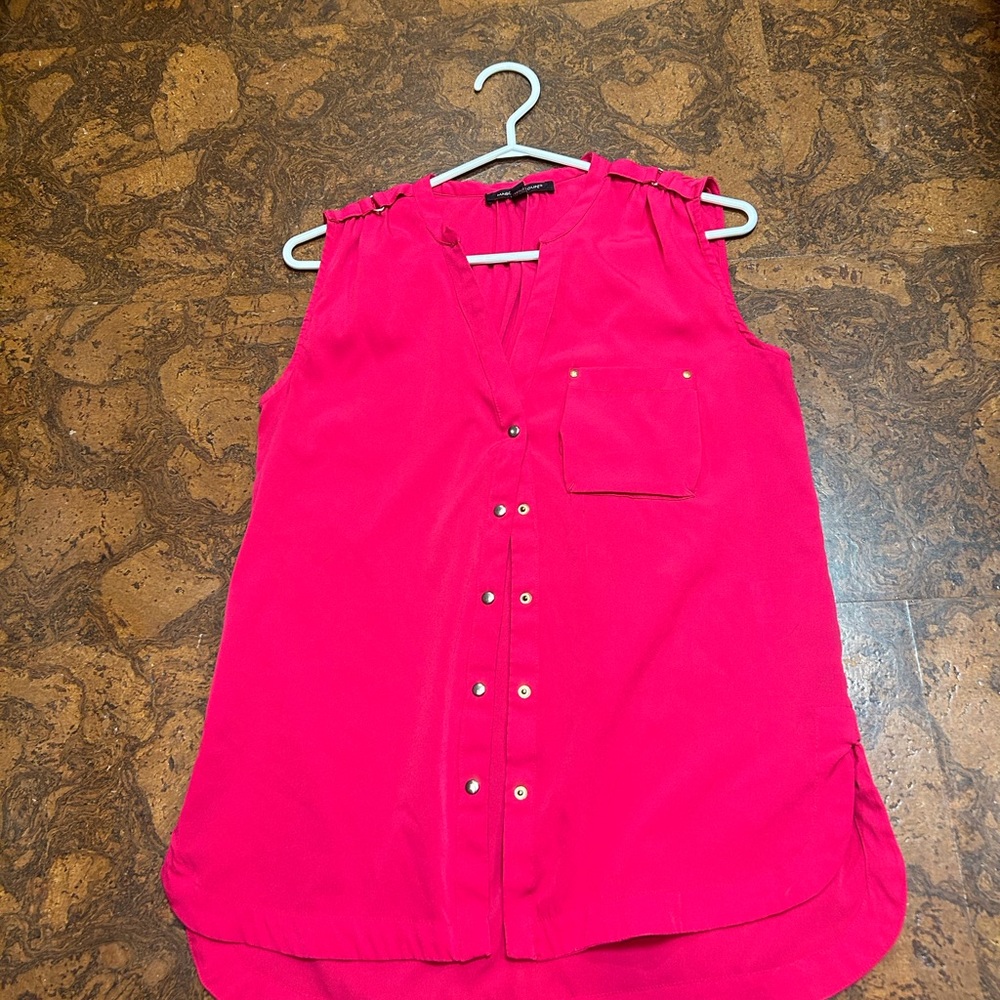 Maison coupe Sleeveless Button-Front Pocket Blouse - Hot Pink
